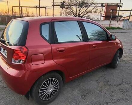 Красный Шевроле Авео, объемом двигателя 1.5 л и пробегом 281 тыс. км за 2900 $, фото 1 на Automoto.ua