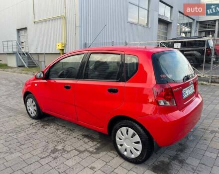 Красный Шевроле Авео, объемом двигателя 1.5 л и пробегом 300 тыс. км за 2700 $, фото 1 на Automoto.ua