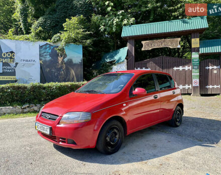 Красный Шевроле Авео, объемом двигателя 1.5 л и пробегом 224 тыс. км за 2250 $, фото 2 на Automoto.ua
