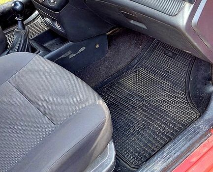 Червоний Шевроле Авео, об'ємом двигуна 1.5 л та пробігом 317 тис. км за 1300 $, фото 1 на Automoto.ua