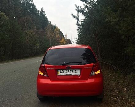 Красный Шевроле Авео, объемом двигателя 1.5 л и пробегом 204 тыс. км за 3099 $, фото 1 на Automoto.ua