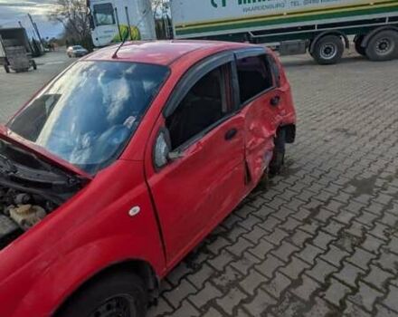 Красный Шевроле Авео, объемом двигателя 1.5 л и пробегом 160 тыс. км за 1100 $, фото 2 на Automoto.ua