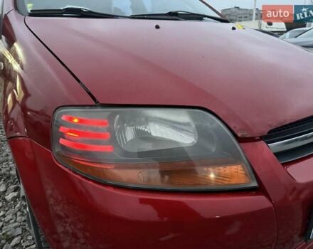 Красный Шевроле Авео, объемом двигателя 1.5 л и пробегом 290 тыс. км за 1680 $, фото 3 на Automoto.ua