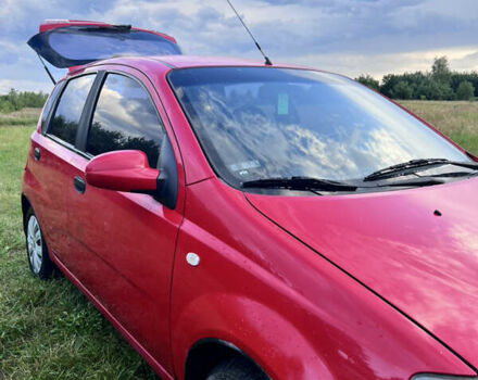 Красный Шевроле Авео, объемом двигателя 1.5 л и пробегом 183 тыс. км за 2800 $, фото 2 на Automoto.ua