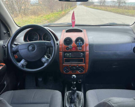 Красный Шевроле Авео, объемом двигателя 1.5 л и пробегом 222 тыс. км за 1850 $, фото 8 на Automoto.ua