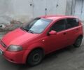 Красный Шевроле Авео, объемом двигателя 1.5 л и пробегом 280 тыс. км за 1300 $, фото 2 на Automoto.ua