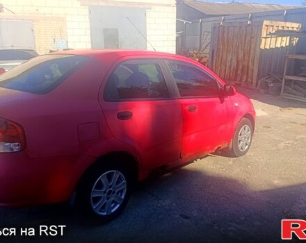 Красный Шевроле Авео, объемом двигателя 1.5 л и пробегом 350 тыс. км за 1200 $, фото 3 на Automoto.ua