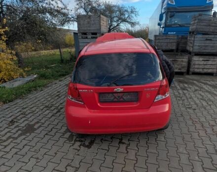 Красный Шевроле Авео, объемом двигателя 1.5 л и пробегом 150 тыс. км за 1300 $, фото 4 на Automoto.ua