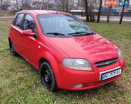 Красный Шевроле Авео, объемом двигателя 1.5 л и пробегом 242 тыс. км за 2550 $, фото 2 на Automoto.ua
