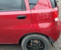 Красный Шевроле Авео, объемом двигателя 1.5 л и пробегом 280 тыс. км за 3400 $, фото 4 на Automoto.ua
