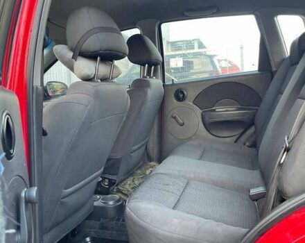 Красный Шевроле Авео, объемом двигателя 1.5 л и пробегом 300 тыс. км за 2650 $, фото 8 на Automoto.ua