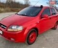 Красный Шевроле Авео, объемом двигателя 1.5 л и пробегом 300 тыс. км за 3200 $, фото 1 на Automoto.ua