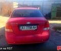 Красный Шевроле Авео, объемом двигателя 1.5 л и пробегом 350 тыс. км за 1200 $, фото 1 на Automoto.ua