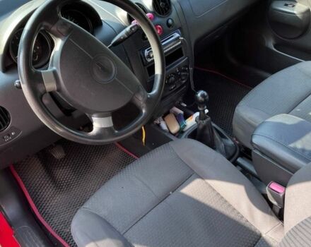 Червоний Шевроле Авео, об'ємом двигуна 1.5 л та пробігом 193 тис. км за 1500 $, фото 6 на Automoto.ua