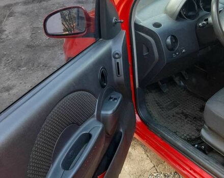 Красный Шевроле Авео, объемом двигателя 1.5 л и пробегом 179 тыс. км за 1800 $, фото 5 на Automoto.ua