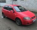 Красный Шевроле Авео, объемом двигателя 1.5 л и пробегом 280 тыс. км за 1300 $, фото 1 на Automoto.ua
