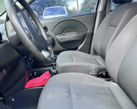 Красный Шевроле Авео, объемом двигателя 1.5 л и пробегом 183 тыс. км за 2800 $, фото 5 на Automoto.ua