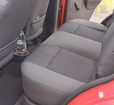 Красный Шевроле Авео, объемом двигателя 1.1 л и пробегом 111 тыс. км за 4000 $, фото 12 на Automoto.ua