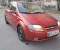 Красный Шевроле Авео, объемом двигателя 1.5 л и пробегом 230 тыс. км за 2900 $, фото 1 на Automoto.ua