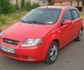 Красный Шевроле Авео, объемом двигателя 1.1 л и пробегом 111 тыс. км за 3700 $, фото 1 на Automoto.ua