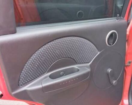 Красный Шевроле Авео, объемом двигателя 1.1 л и пробегом 111 тыс. км за 4000 $, фото 11 на Automoto.ua