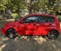 Красный Шевроле Авео, объемом двигателя 1.5 л и пробегом 202 тыс. км за 3550 $, фото 1 на Automoto.ua