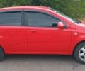 Красный Шевроле Авео, объемом двигателя 1.1 л и пробегом 111 тыс. км за 4000 $, фото 3 на Automoto.ua