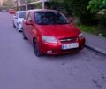 Красный Шевроле Авео, объемом двигателя 1.5 л и пробегом 235 тыс. км за 2800 $, фото 1 на Automoto.ua