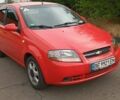 Красный Шевроле Авео, объемом двигателя 1.1 л и пробегом 111 тыс. км за 4000 $, фото 1 на Automoto.ua