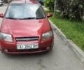 Красный Шевроле Авео, объемом двигателя 1.5 л и пробегом 165 тыс. км за 3200 $, фото 1 на Automoto.ua