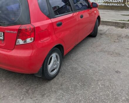 Красный Шевроле Авео, объемом двигателя 1.5 л и пробегом 222 тыс. км за 2700 $, фото 2 на Automoto.ua