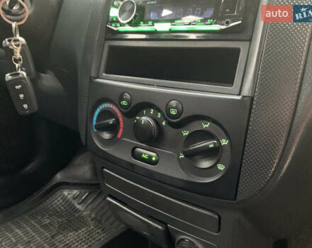 Червоний Шевроле Авео, об'ємом двигуна 1.5 л та пробігом 108 тис. км за 2950 $, фото 60 на Automoto.ua