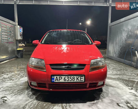 Красный Шевроле Авео, объемом двигателя 1.5 л и пробегом 304 тыс. км за 2500 $, фото 1 на Automoto.ua
