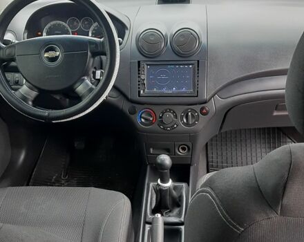 Красный Шевроле Авео, объемом двигателя 1.2 л и пробегом 240 тыс. км за 3800 $, фото 6 на Automoto.ua