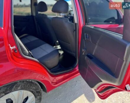 Красный Шевроле Авео, объемом двигателя 1.5 л и пробегом 127 тыс. км за 5700 $, фото 11 на Automoto.ua
