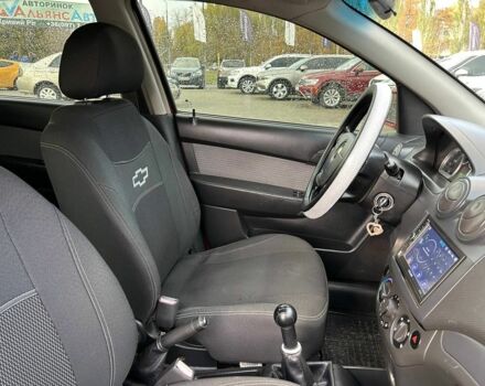 Красный Шевроле Авео, объемом двигателя 1.2 л и пробегом 240 тыс. км за 3999 $, фото 15 на Automoto.ua