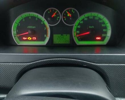 Красный Шевроле Авео, объемом двигателя 1.5 л и пробегом 204 тыс. км за 4750 $, фото 6 на Automoto.ua