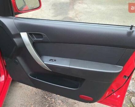 Красный Шевроле Авео, объемом двигателя 1.5 л и пробегом 177 тыс. км за 5500 $, фото 47 на Automoto.ua