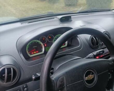 Красный Шевроле Авео, объемом двигателя 1.5 л и пробегом 204 тыс. км за 4750 $, фото 5 на Automoto.ua