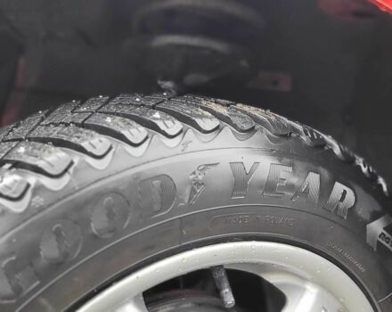 Красный Шевроле Авео, объемом двигателя 1.5 л и пробегом 220 тыс. км за 3650 $, фото 5 на Automoto.ua