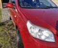 Красный Шевроле Авео, объемом двигателя 1.5 л и пробегом 150 тыс. км за 4800 $, фото 1 на Automoto.ua