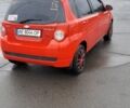Красный Шевроле Авео, объемом двигателя 1.2 л и пробегом 240 тыс. км за 3800 $, фото 5 на Automoto.ua