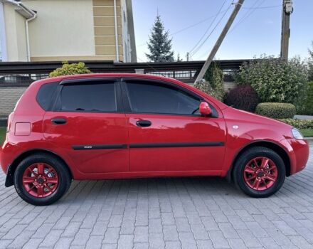 Красный Шевроле Авео, объемом двигателя 1.5 л и пробегом 191 тыс. км за 3500 $, фото 4 на Automoto.ua