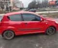 Красный Шевроле Авео, объемом двигателя 1.5 л и пробегом 200 тыс. км за 2400 $, фото 2 на Automoto.ua