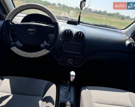 Красный Шевроле Авео, объемом двигателя 1.5 л и пробегом 127 тыс. км за 5700 $, фото 8 на Automoto.ua