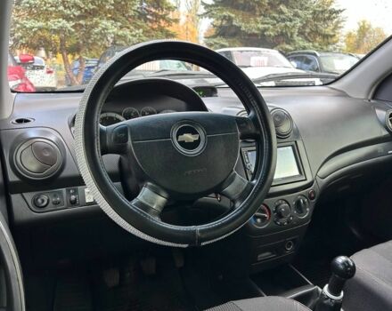 Красный Шевроле Авео, объемом двигателя 1.2 л и пробегом 240 тыс. км за 3999 $, фото 9 на Automoto.ua