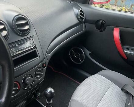Червоний Шевроле Авео, об'ємом двигуна 1.5 л та пробігом 207 тис. км за 4100 $, фото 10 на Automoto.ua
