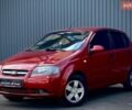 Красный Шевроле Авео, объемом двигателя 1.5 л и пробегом 198 тыс. км за 3599 $, фото 1 на Automoto.ua