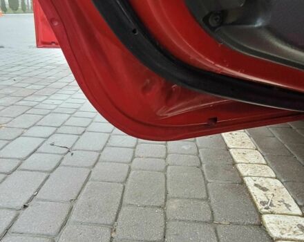 Красный Шевроле Авео, объемом двигателя 1.5 л и пробегом 220 тыс. км за 3650 $, фото 8 на Automoto.ua