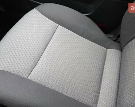 Красный Шевроле Авео, объемом двигателя 1.5 л и пробегом 177 тыс. км за 5500 $, фото 54 на Automoto.ua